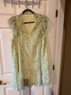 Yellow Floral V-Neck Ruffle Sleeve Dress